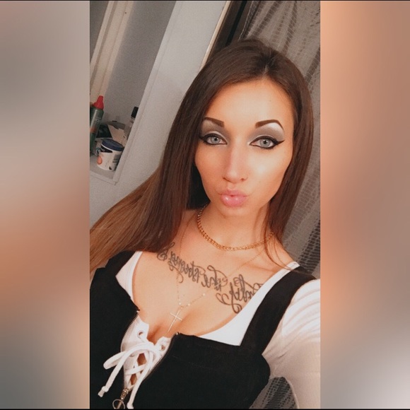 Meet your Posher, Haley - Picture 1 of 1